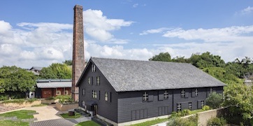 Photo of the building.