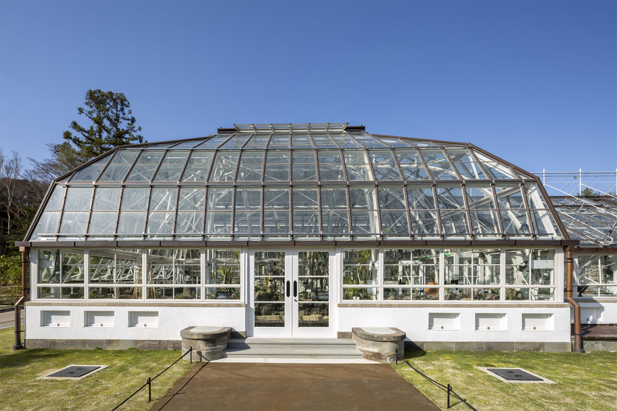 名古屋市東山植物園温室前館