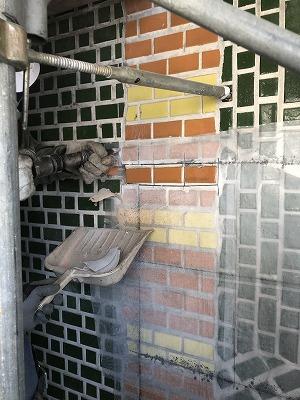 復元工程① ― 斫（はつ）り 