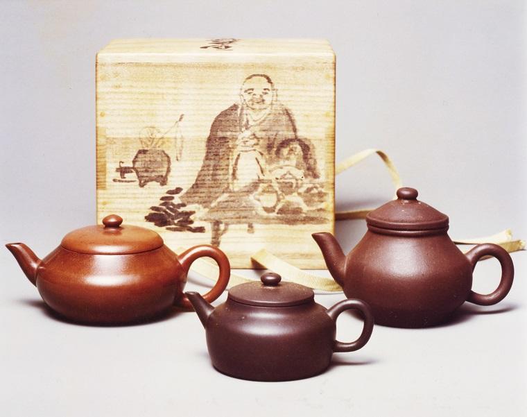 宜興窯朱泥茶銚 撮影：中川高史