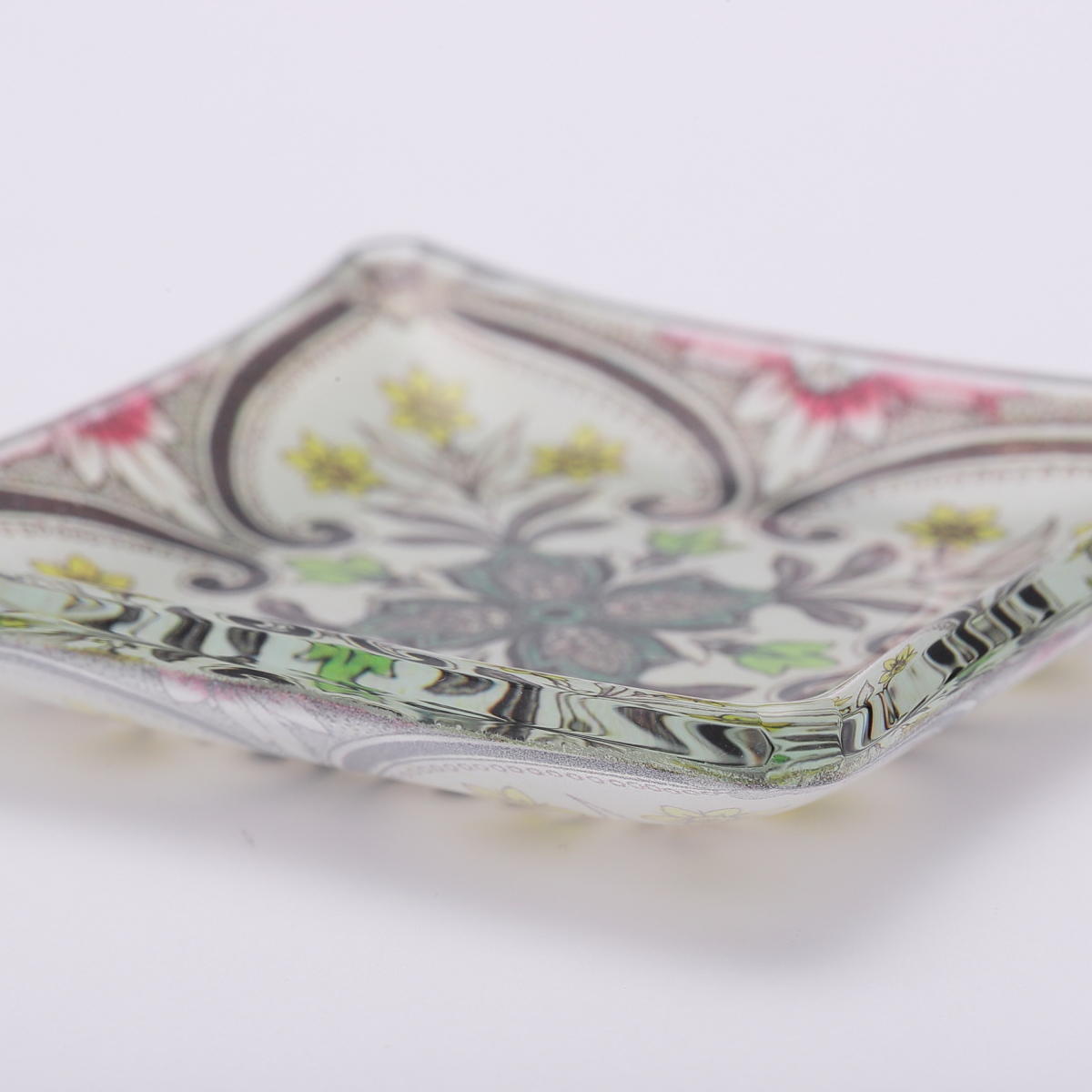 ヴィクトリアンタイル柄 ガラス小皿 サイズ：約H8×W8cm（厚さ1.5㎝）