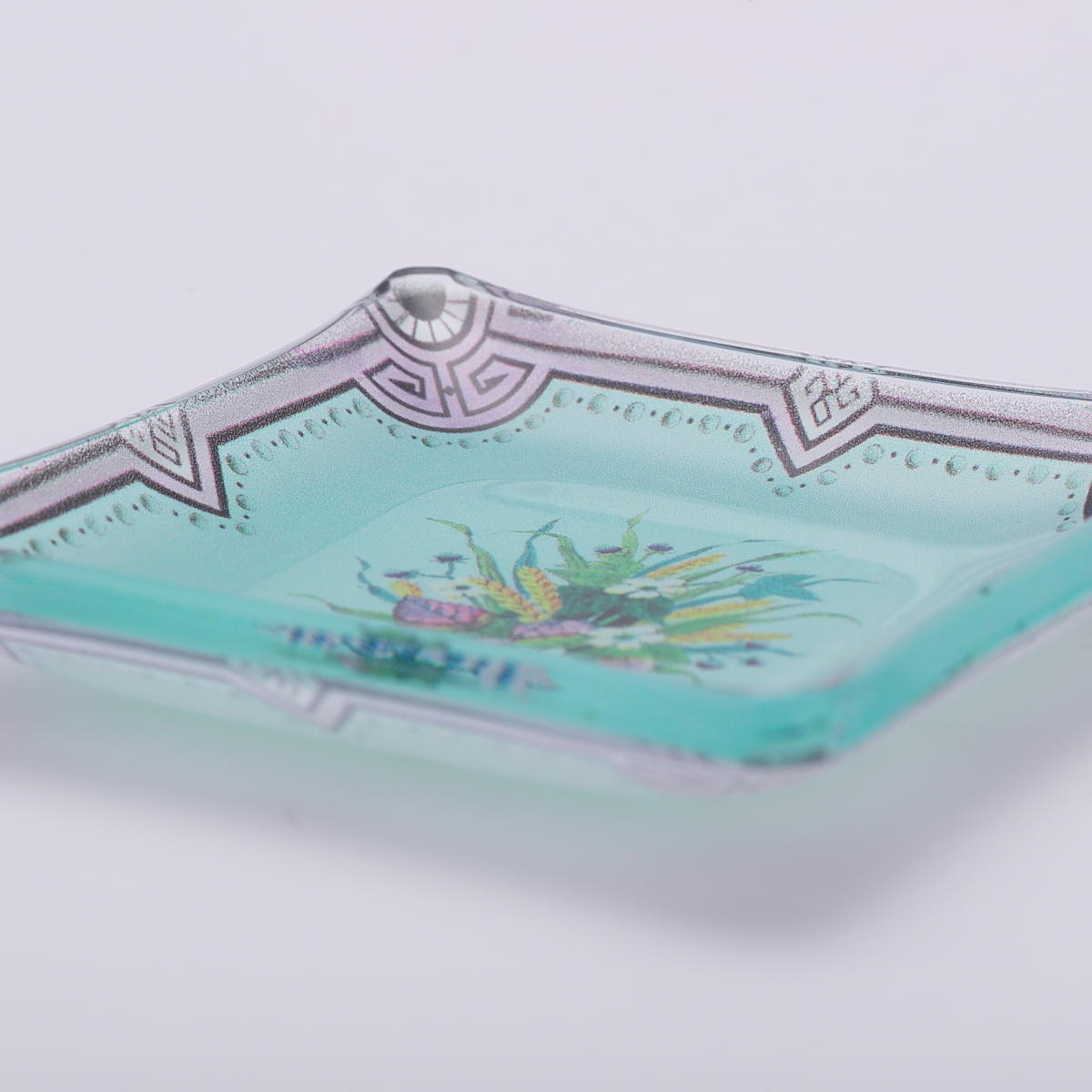 ヴィクトリアンタイル柄 ガラス小皿 サイズ：約H8×W8cm（厚さ1.5㎝）