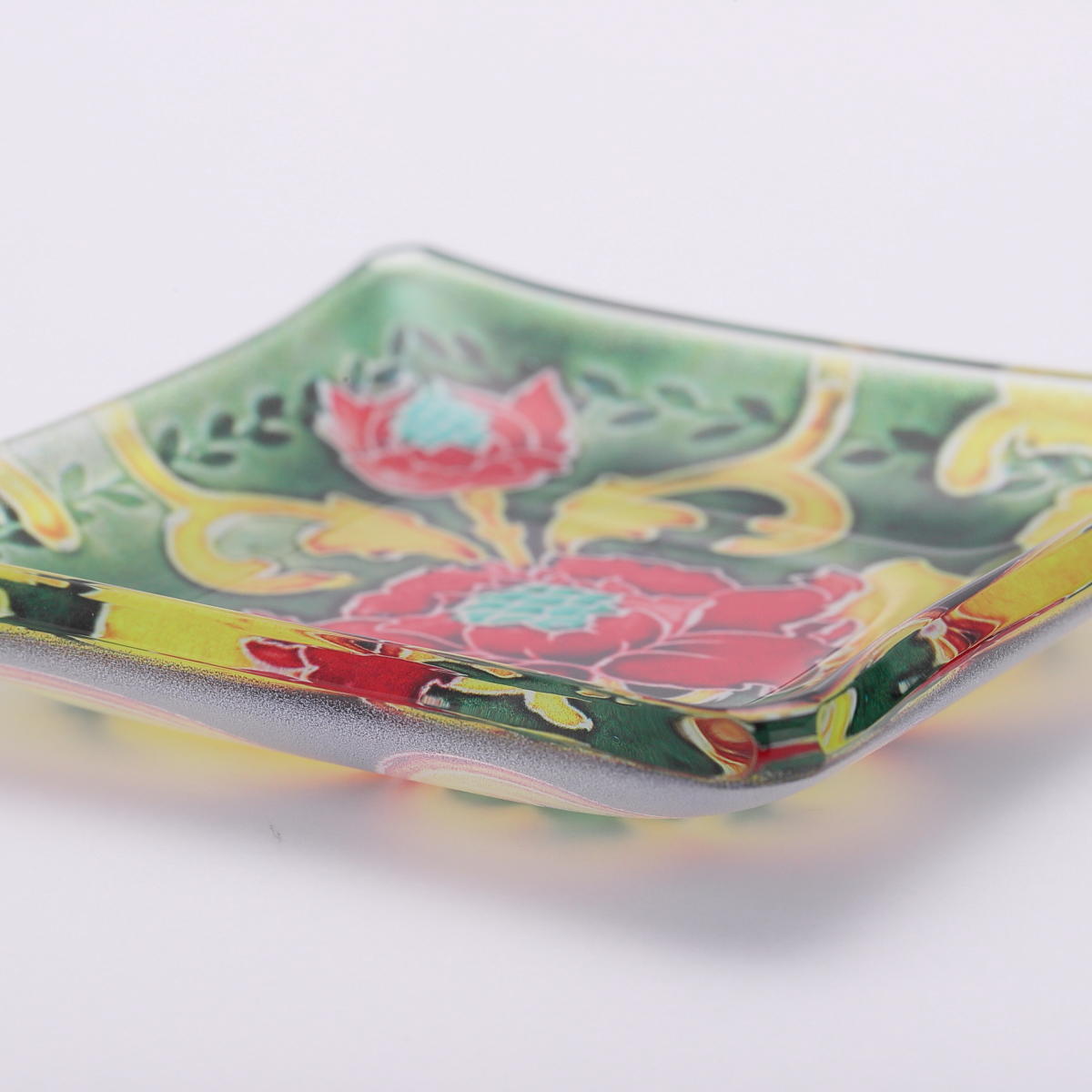 ヴィクトリアンタイル柄 ガラス小皿 サイズ：約H8×W8cm（厚さ1.5㎝）