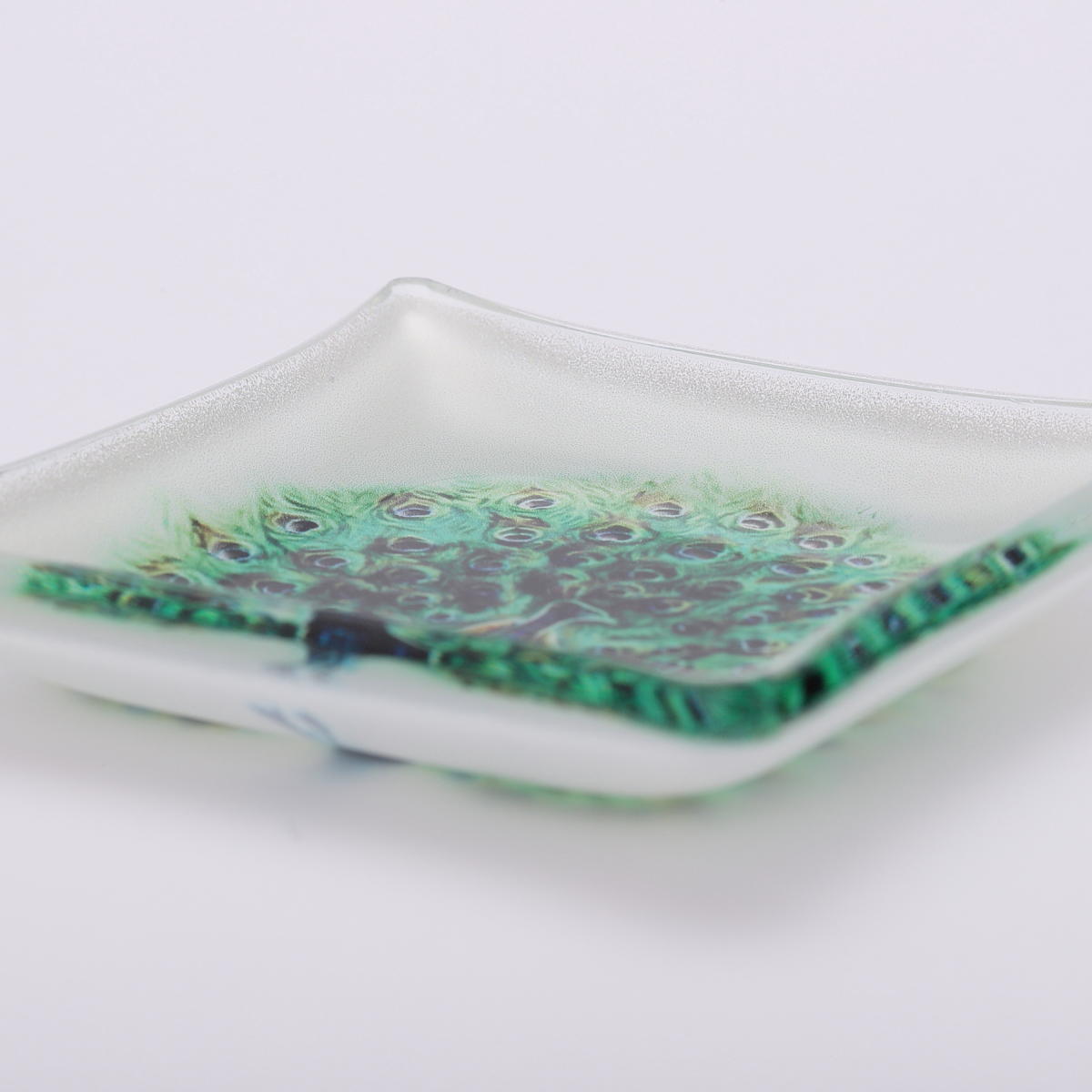 ヴィクトリアンタイル柄 ガラス小皿 サイズ：約H8×W8cm（厚さ1.5㎝）