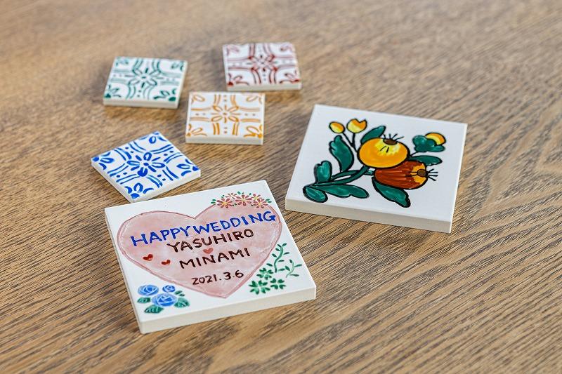 タイル絵付け見本／上  5cm×5cm／４枚セット   下２点：10cm×10cm  