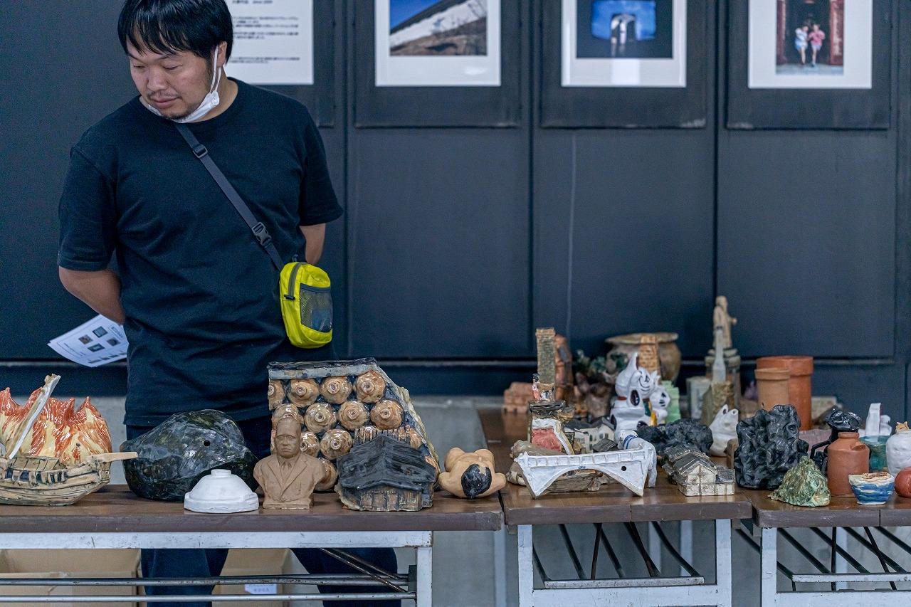 「とこなめの笛」を準備する、黒田大スケさん