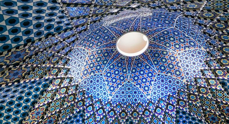 「世界のタイル博物館」１F イスラームのタイル張りドーム天井