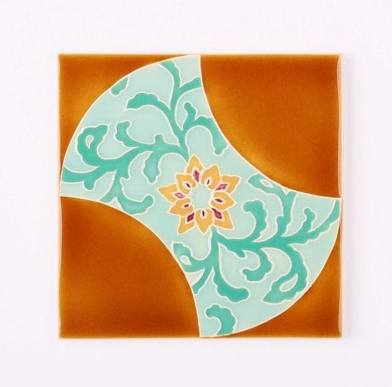 復原タイル「太鼓」15×15㎝ 5500円（税込）