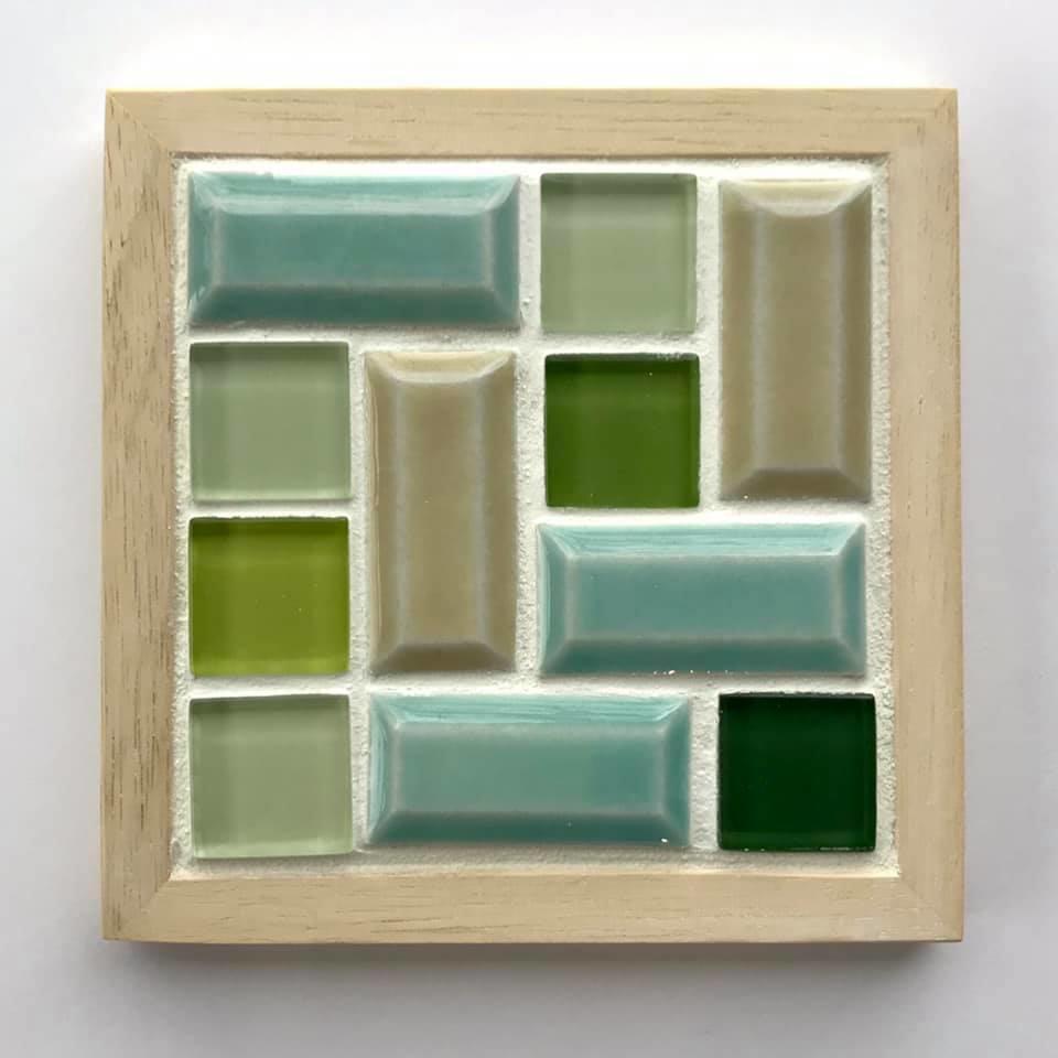 「モザイク・プレート」 作品例 サイズ（内寸）：100mm×100mm