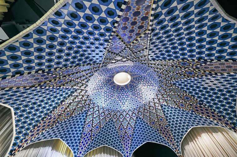 「世界のタイル博物館」1階 イスラームのタイル張りドーム天井