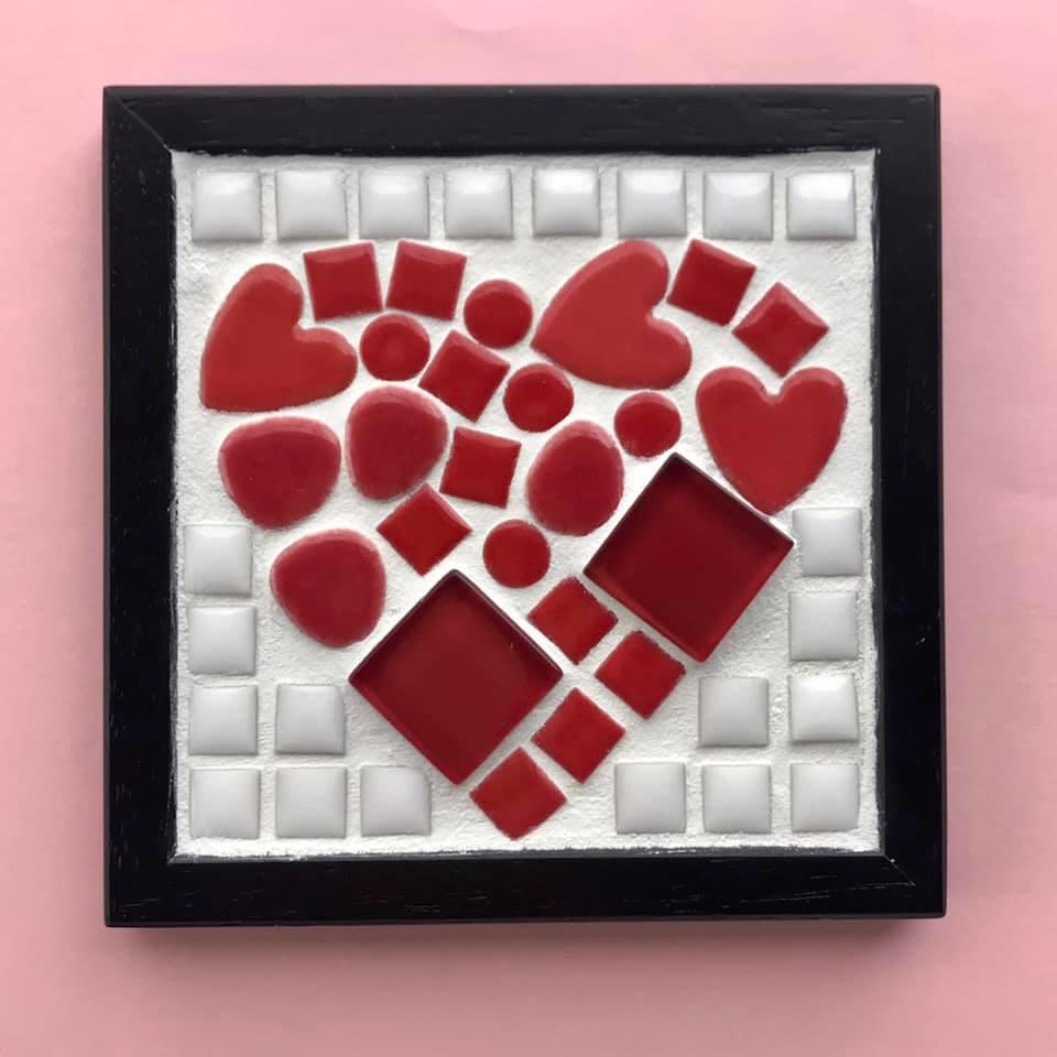 「モザイク・プレート」 作品例 サイズ（内寸）：100mm×100mm