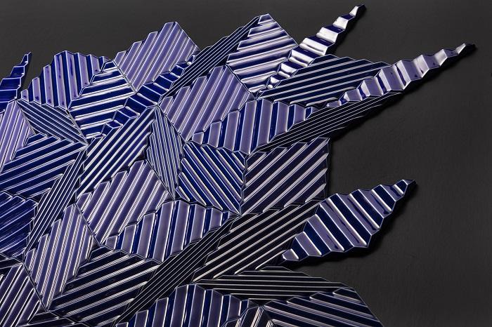 図版1 RHOMBUS WORKS【JAGGED】部分 野老朝雄、2020、タイル、 1辺100mm