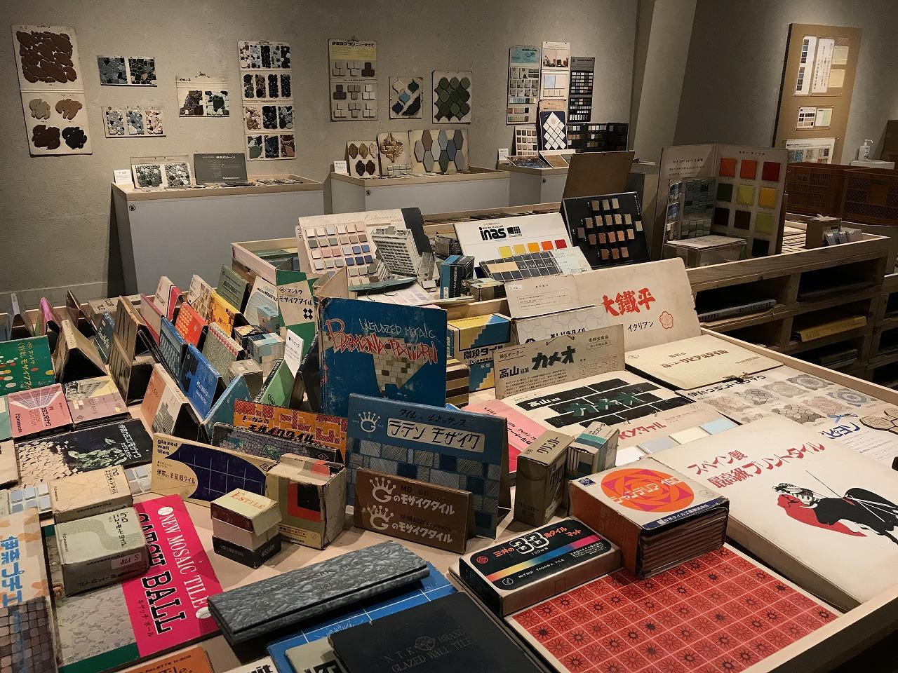 会場では9つのテーマ別に見本台紙を展示